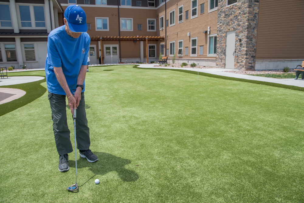 Gallery - Resident Golfing